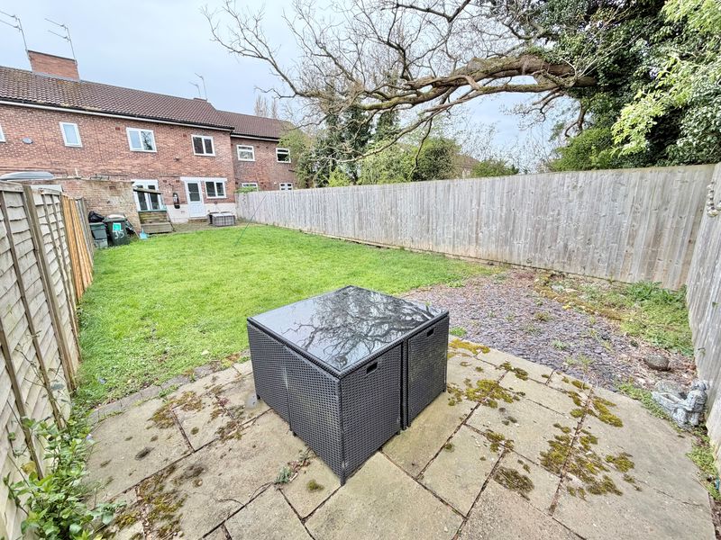 Pound Road Little Sutton